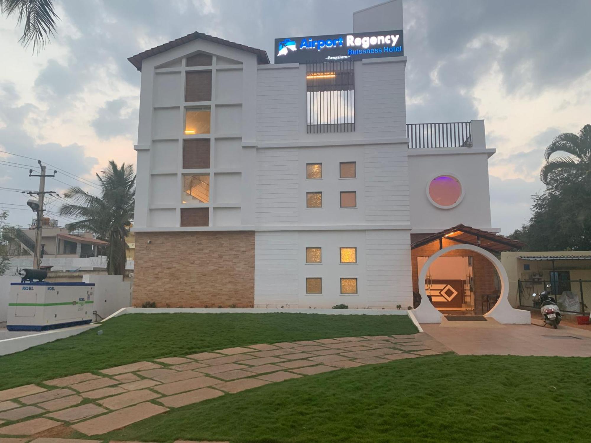 Airport Regency Hotel Devanahalli Exterior foto